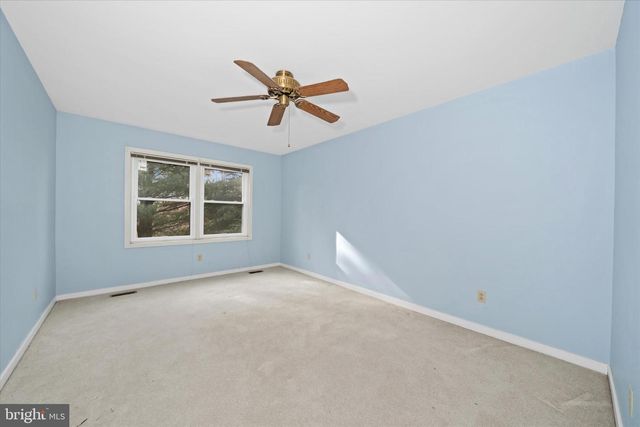 1 EDINBURGH CT, Newark, DE 19711