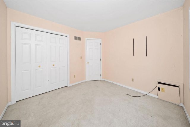 1 EDINBURGH CT, Newark, DE 19711