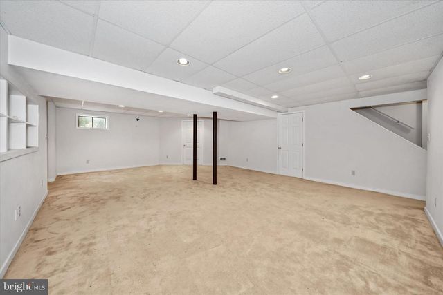 1 EDINBURGH CT, Newark, DE 19711