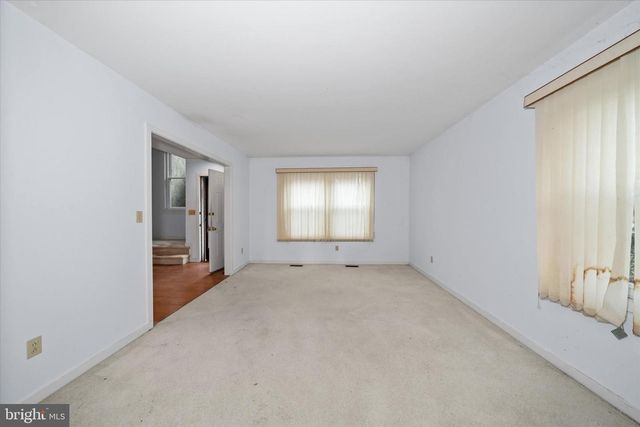 1 EDINBURGH CT, Newark, DE 19711