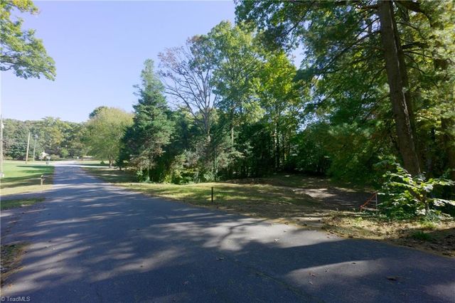 1039 Huntingdon Road, Winston-salem, NC 27104