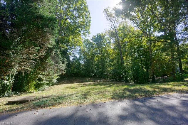 1039 Huntingdon Road, Winston-salem, NC 27104