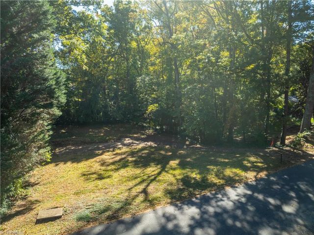 1039 Huntingdon Road, Winston-salem, NC 27104