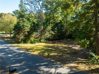 1039 Huntingdon Road, Winston-salem, NC 27104
