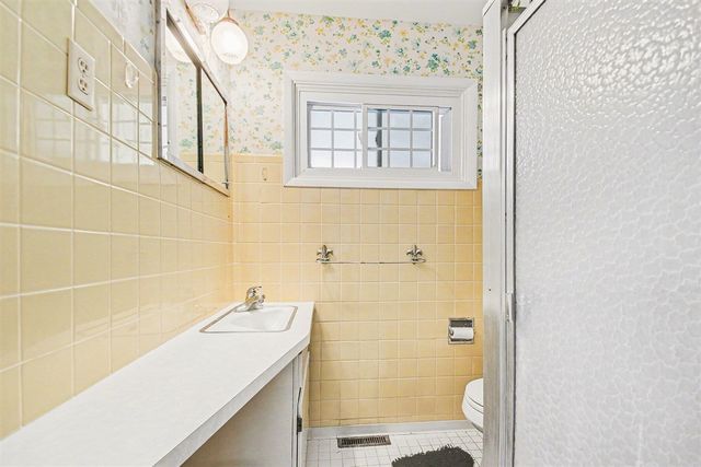 17 S 10th Street, Niles, MI 49120