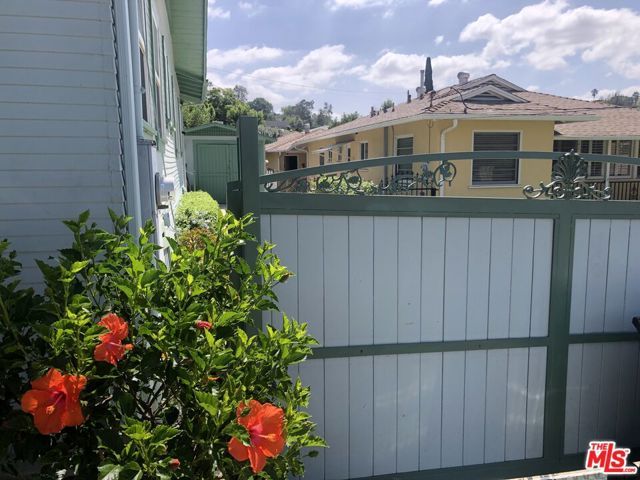 3334 Carlyle Street, Los Angeles, CA 90065