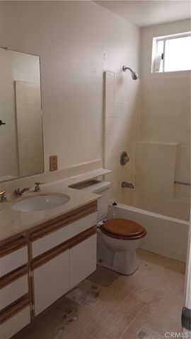3605 E Anaheim 225, Long Beach, CA 90804