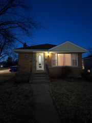 291 W Sauk Trail, Chicago Heights, IL 60411