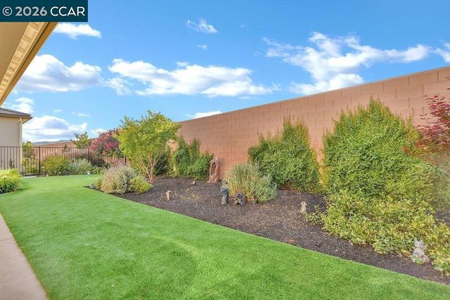 208 Chinook Dr, Brentwood, CA 94513