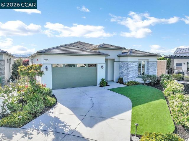 208 Chinook Dr, Brentwood, CA 94513
