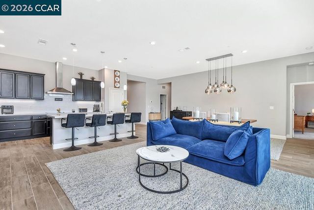208 Chinook Dr, Brentwood, CA 94513