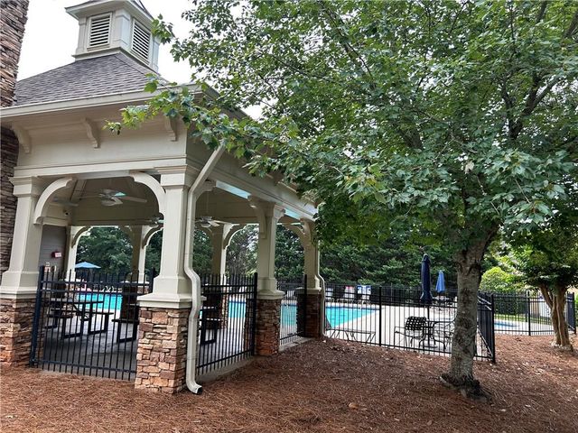 1038 ISLAND VIEW Court, Buford, GA 30518