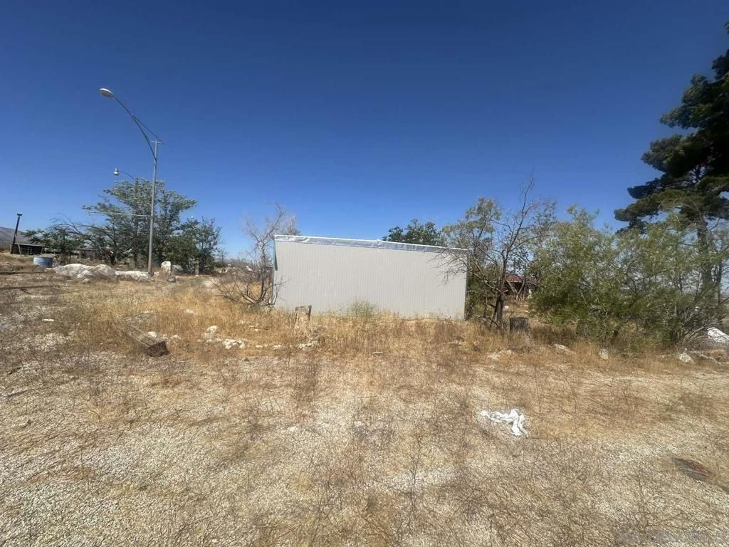 Image 12 of property listing at 34047 175Th ST E, Llano, CA 93544