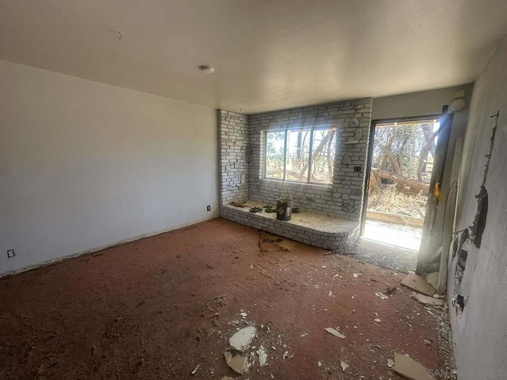 Image 23 of property listing at 34047 175Th ST E, Llano, CA 93544