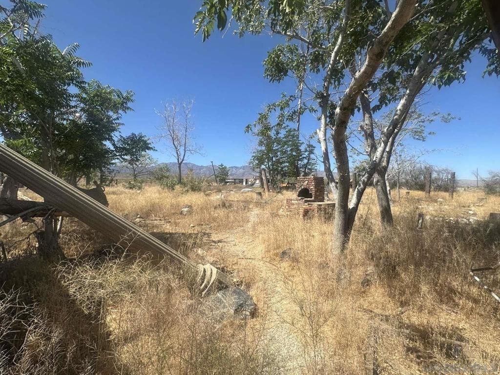 Image 26 of property listing at 34047 175Th ST E, Llano, CA 93544