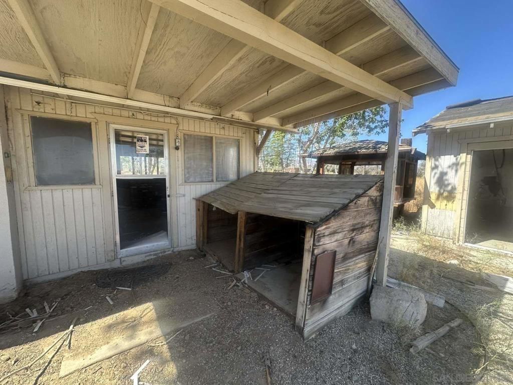 Image 28 of property listing at 34047 175Th ST E, Llano, CA 93544