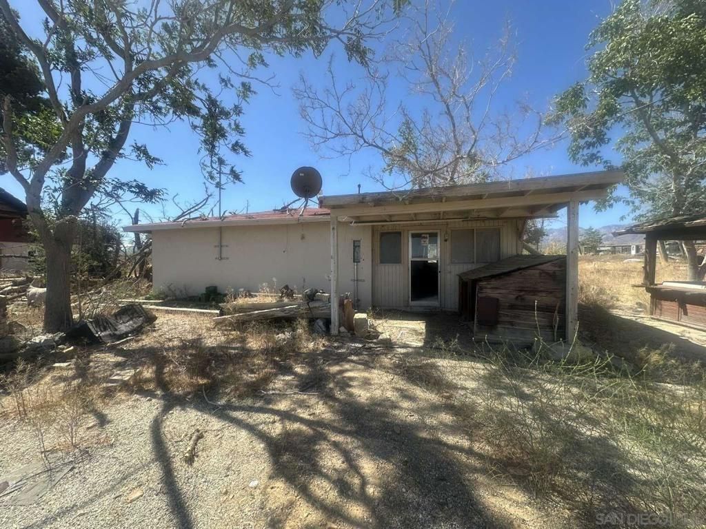 Image 3 of property listing at 34047 175Th ST E, Llano, CA 93544