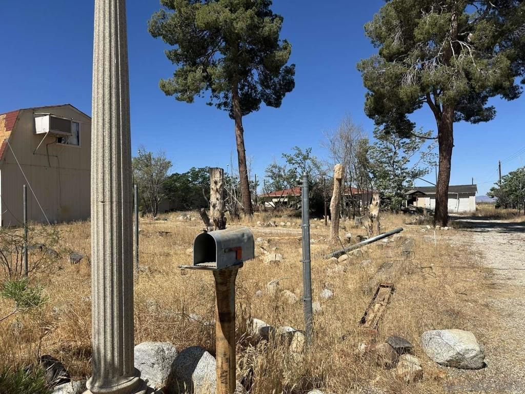Image 4 of property listing at 34047 175Th ST E, Llano, CA 93544