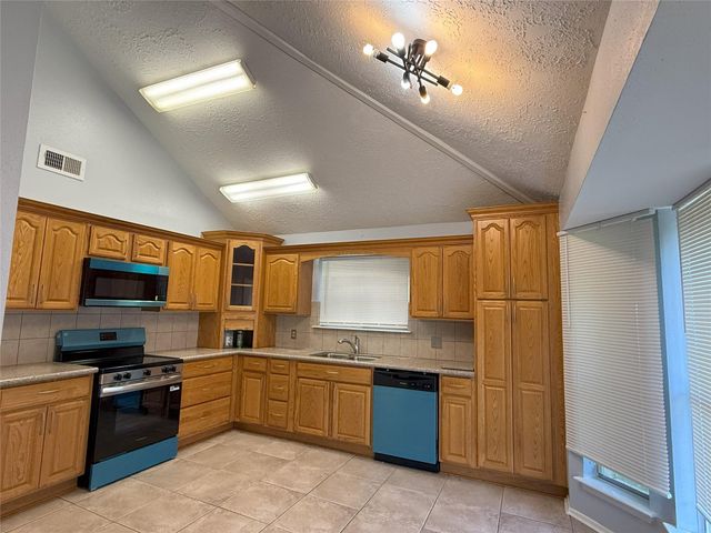 7502 Briar Run Court, Houston, TX 77489