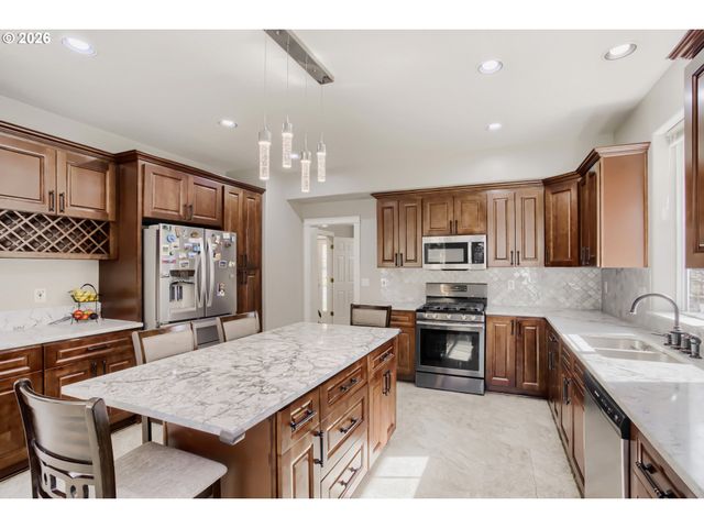 16764 Sw ROGUE RIVER Ter, Beaverton, OR 97006