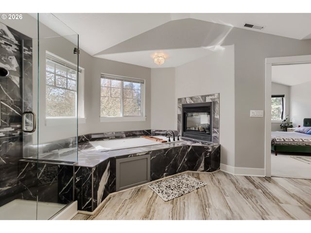 16764 Sw ROGUE RIVER Ter, Beaverton, OR 97006