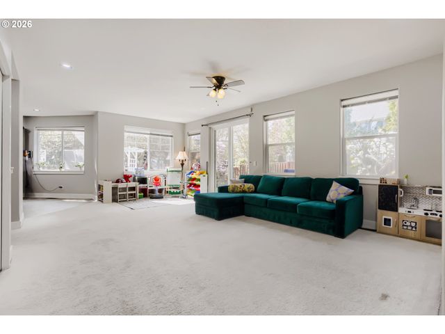 16764 Sw ROGUE RIVER Ter, Beaverton, OR 97006