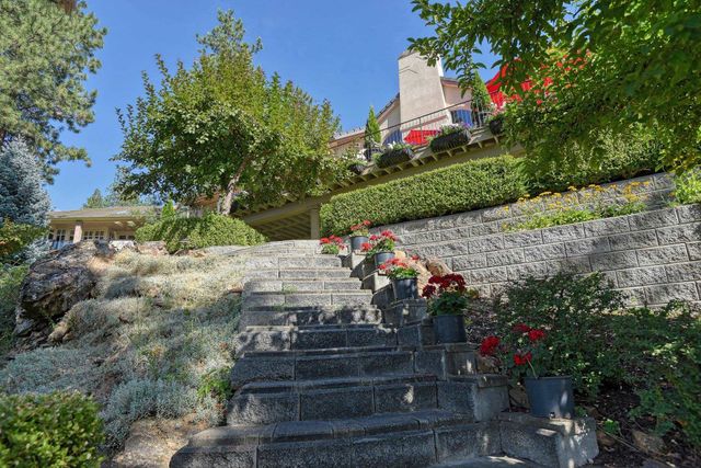 511 N Dunbarton Oaks Ln, Liberty Lake, WA 99019