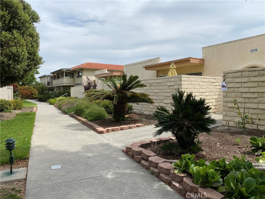 2213 Via Mariposa East B, Laguna Woods, CA 92637 — exterior
