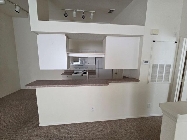 36121 LAKE CHASE BOULEVARD 201, Zephyrhills, FL 33541