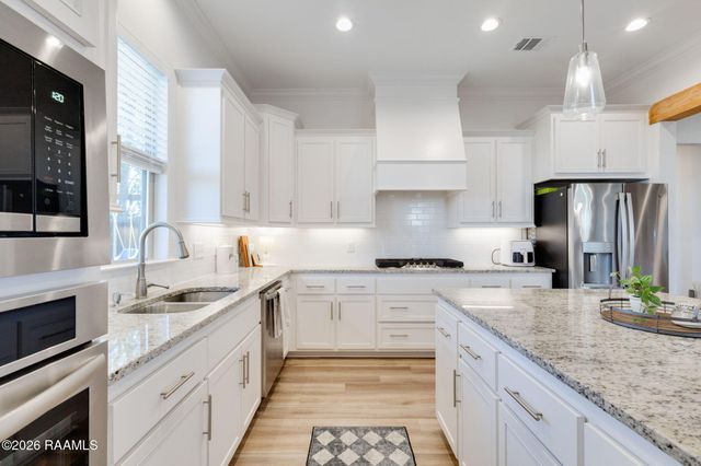 209 Sweet Harvest Road, Youngsville, LA 70592