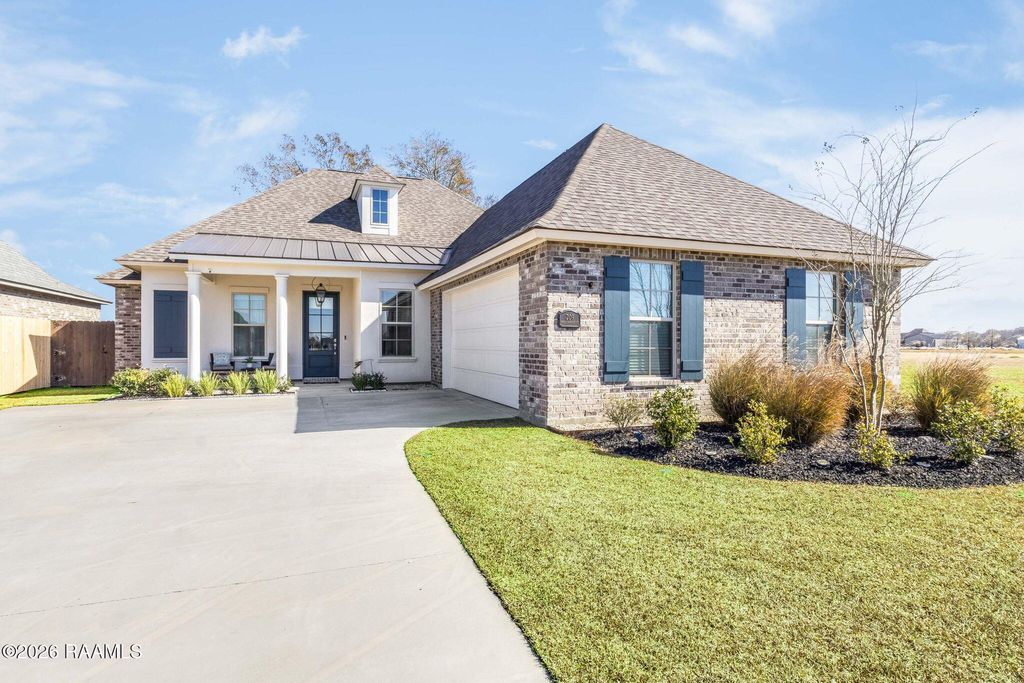 209 Sweet Harvest Road, Youngsville, LA 70592