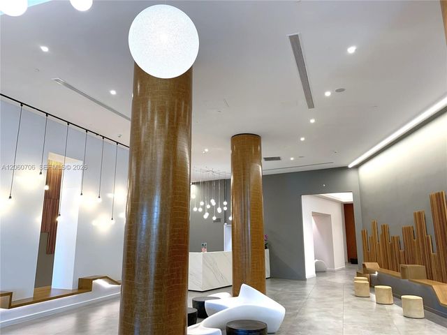 350 S Miami Ave 3713, Miami, FL 33130