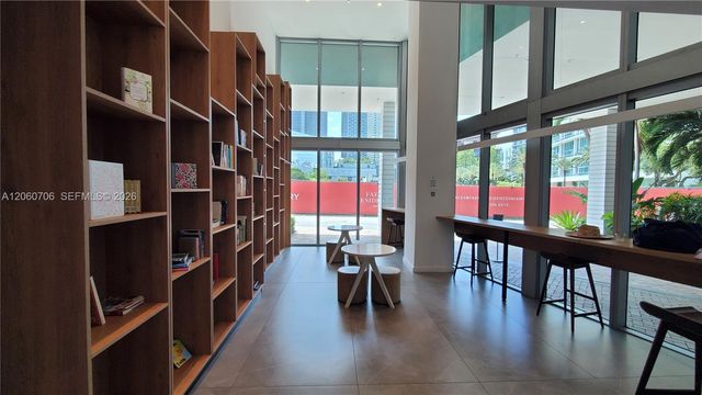 350 S Miami Ave 3713, Miami, FL 33130