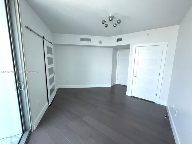 350 S Miami Ave 3713, Miami, FL 33130
