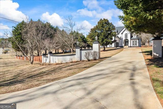 3955 Pucketts Road, Snellville, GA 30039