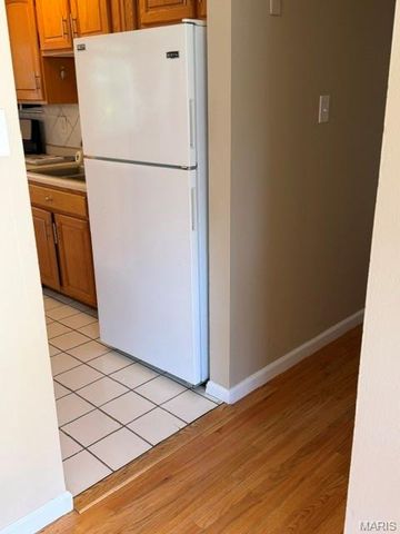 17 Saint Lawrence Drive, Ballwin, MO 63021