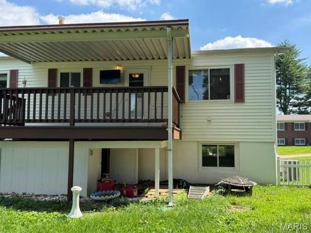 17 Saint Lawrence Drive, Ballwin, MO 63021