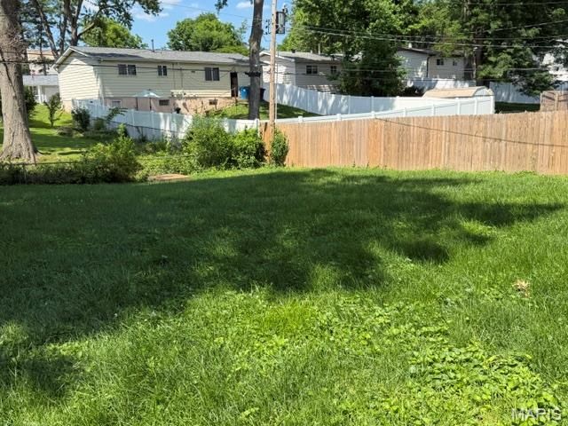 17 Saint Lawrence Drive, Ballwin, MO 63021