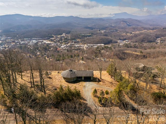 448 Howards Knob Road, Boone, NC 28607