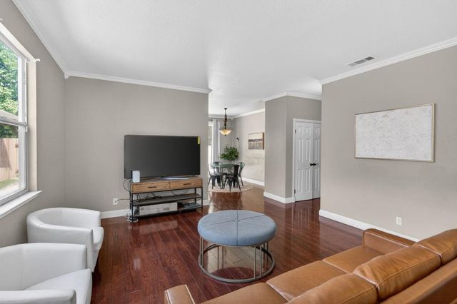 5331 Blue Sapphire Ct, Elk Grove, CA 95758