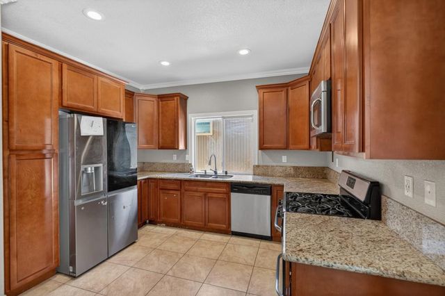 5331 Blue Sapphire Ct, Elk Grove, CA 95758