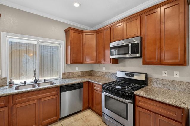 5331 Blue Sapphire Ct, Elk Grove, CA 95758