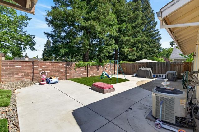 5331 Blue Sapphire Ct, Elk Grove, CA 95758