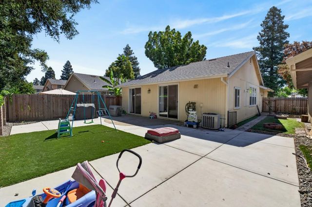 5331 Blue Sapphire Ct, Elk Grove, CA 95758