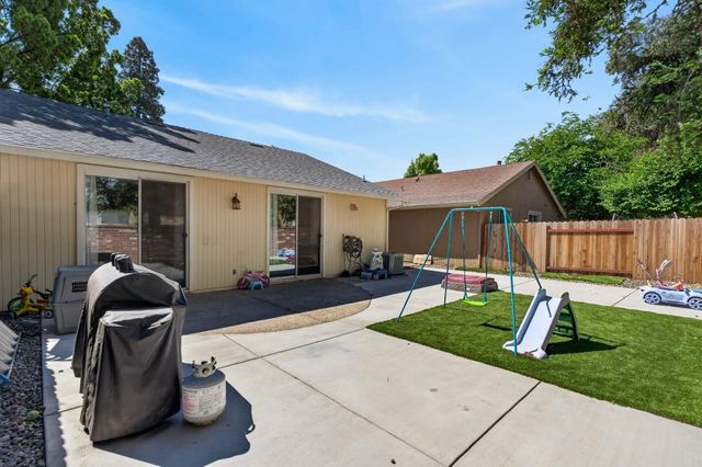 5331 Blue Sapphire Ct, Elk Grove, CA 95758