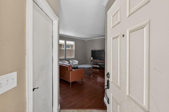 5331 Blue Sapphire Ct, Elk Grove, CA 95758