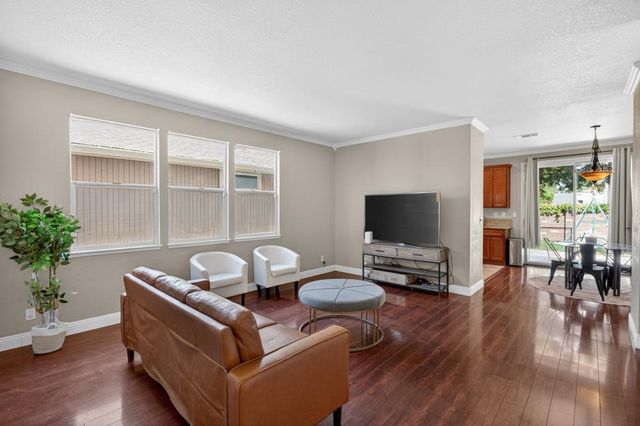 5331 Blue Sapphire Ct, Elk Grove, CA 95758