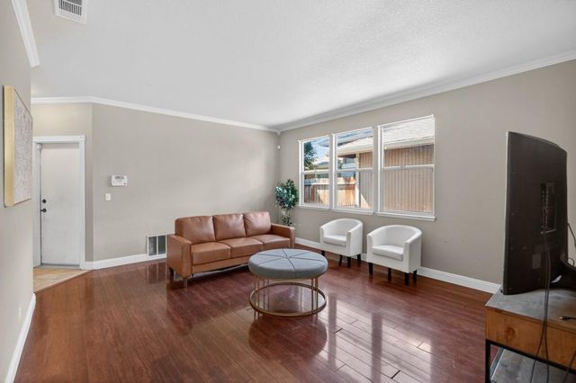 5331 Blue Sapphire Ct, Elk Grove, CA 95758