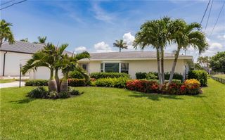 5609 De Soto CT, Cape Coral, FL 33904