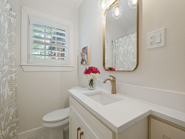 6044 Kenwood Avenue, Dallas, TX 75206